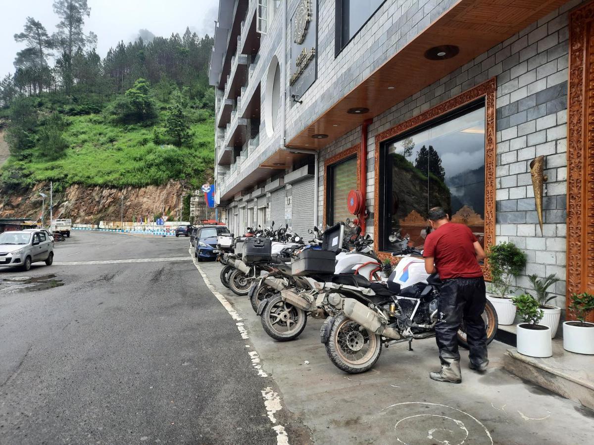 Hotel Himalayan Heritage Sarāhan Eksteriør billede